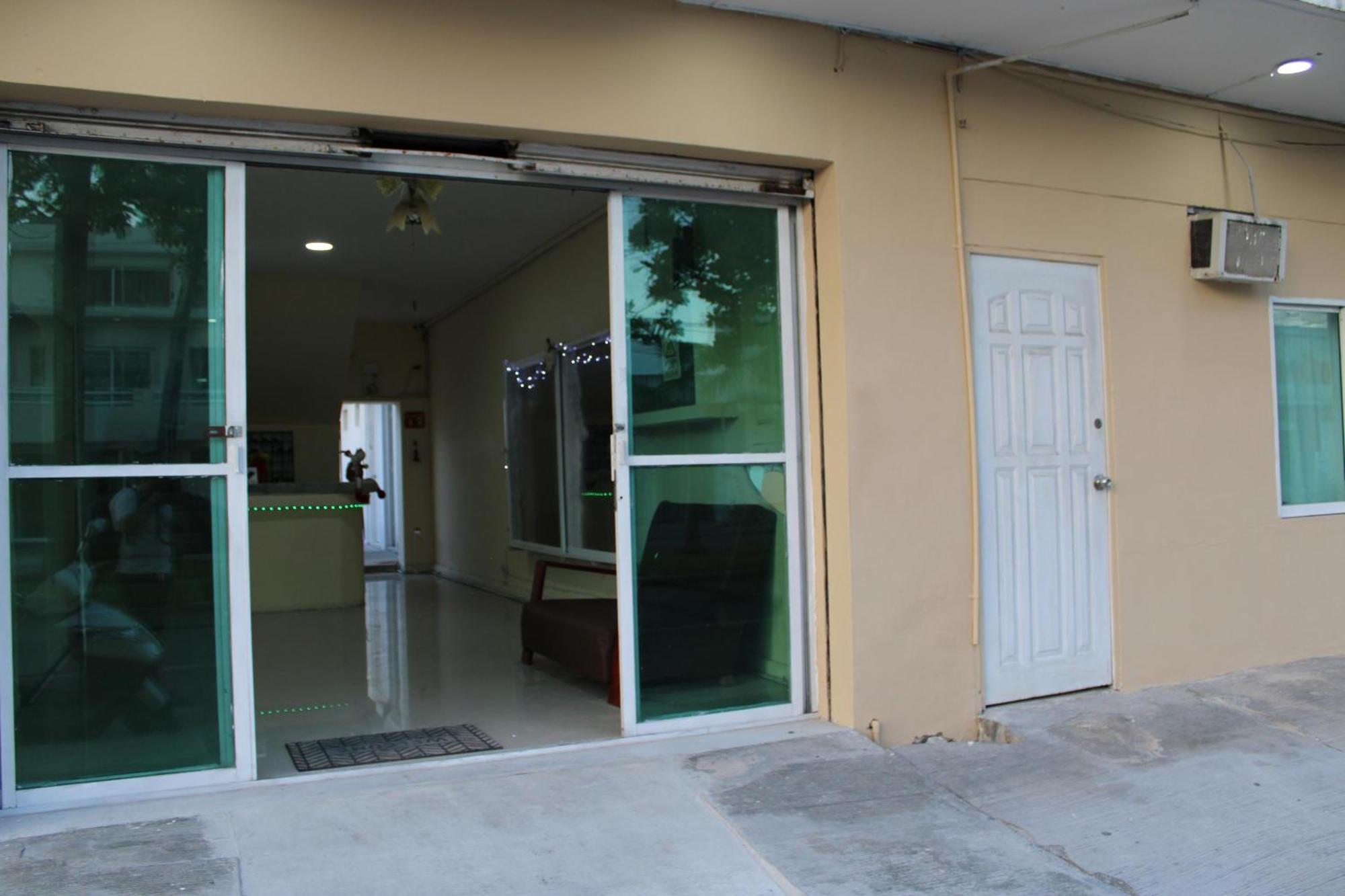 Oyo Hotel Colibri Chetumal Exterior photo