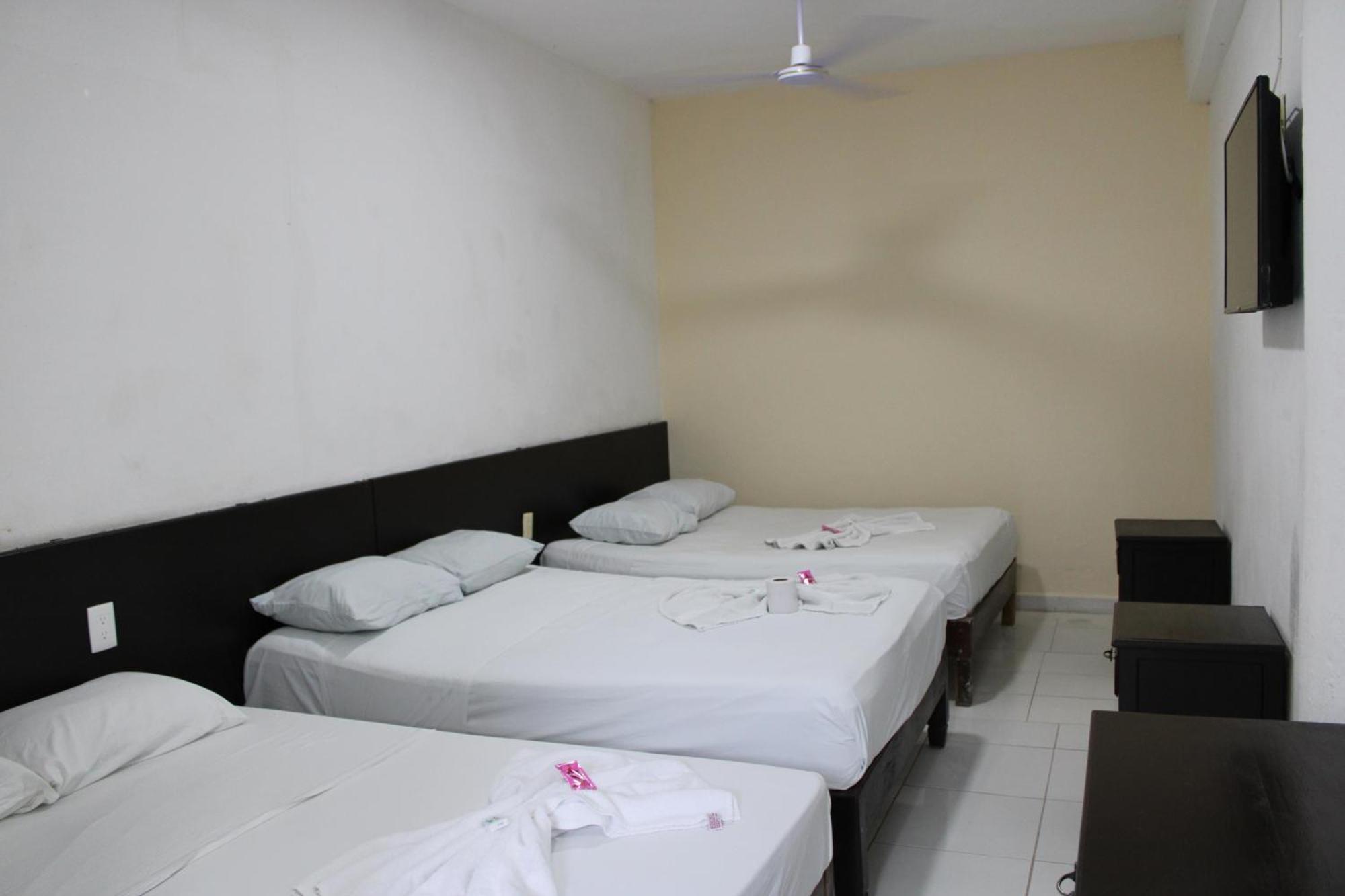 Oyo Hotel Colibri Chetumal Exterior photo