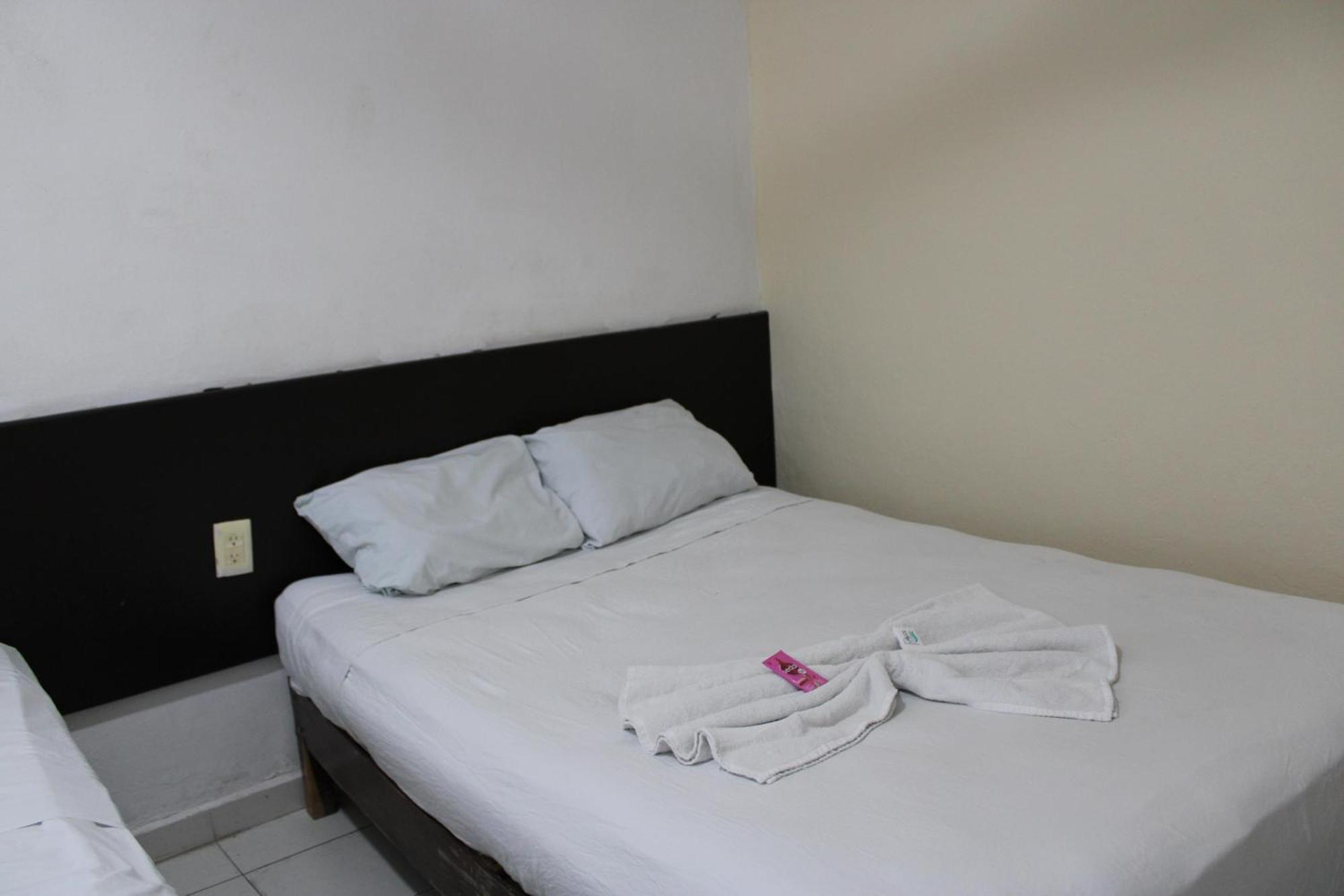 Oyo Hotel Colibri Chetumal Exterior photo